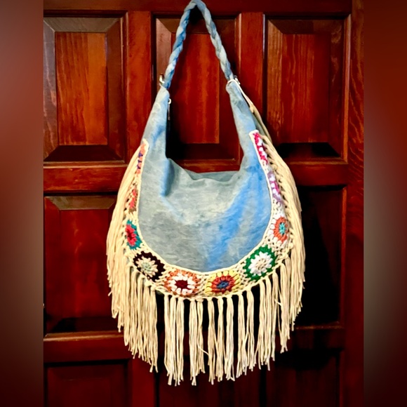SOLD🔴 New NWT BLUE DENIM HANDCROCHETED BOHEMIAN SHOULDER BAG - Picture 4 of 15